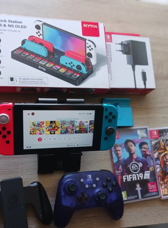 Nintendo Switch Dock Station + Accesorios