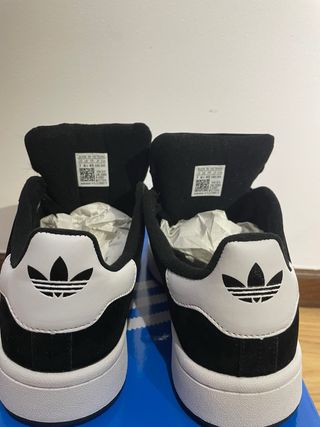 Sapatilhas Adidas Campus Preto e Branco