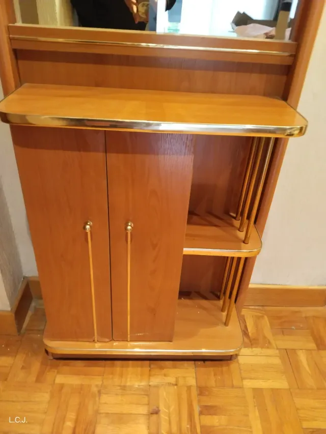 Oferta. Mueble de entrada con espejo