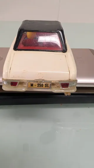 Coche Scalextric hecho en España Blanco con dorsal