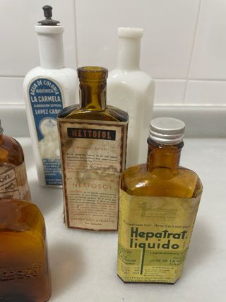 Lote di Bottiglie Antiche da Farmacia Vintage