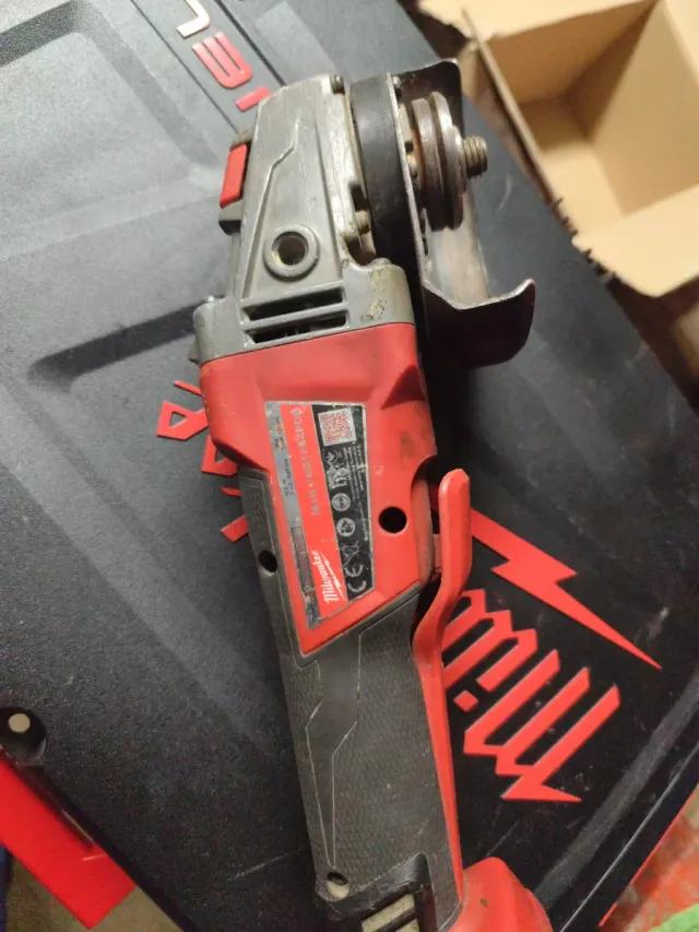 Amoladora Milwaukee M12 FUEL 125mm