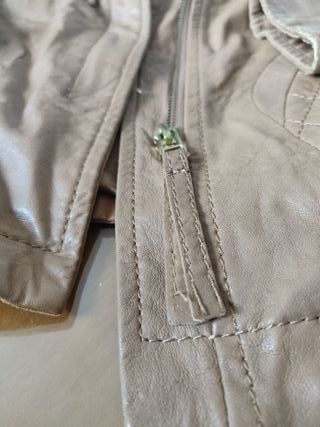 Chaqueta de piel Stradivarius marrón