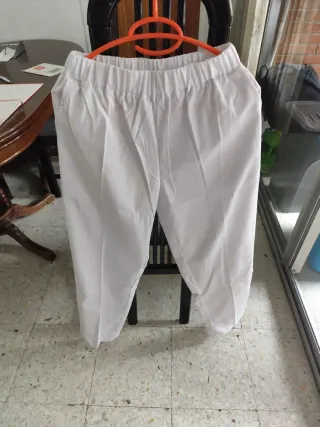 Conjunto de trabajo blanco pantalon y camisa