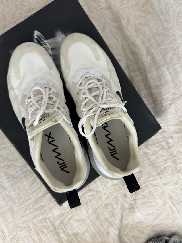 Nike Air Max 270 Beige/Negro