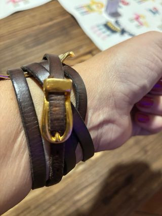 Conjunto Uno de 50: Pendientes y Brazalete