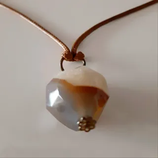 Colgante cuarzo bicolor marrón y beige