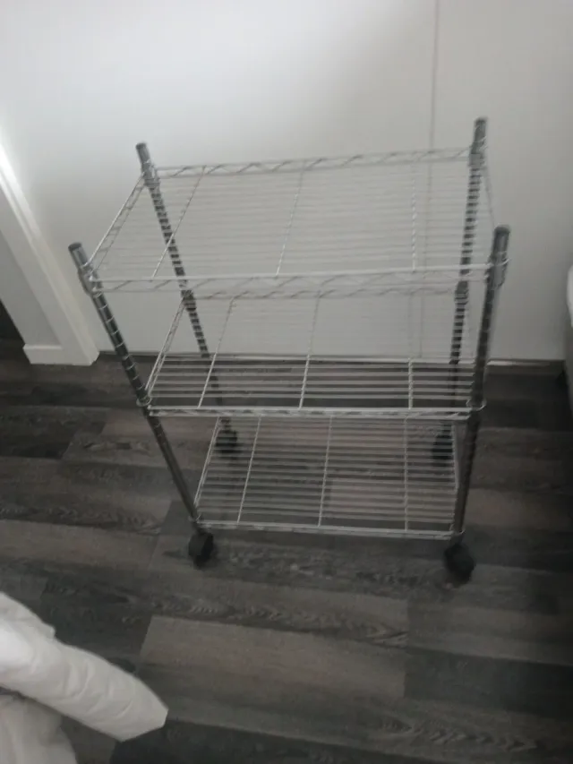 Estantería Metálica Cromada con Ruedas