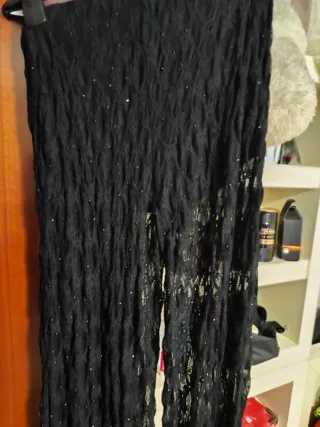 Pantalón fluido Stradivarius brillos Talla XS