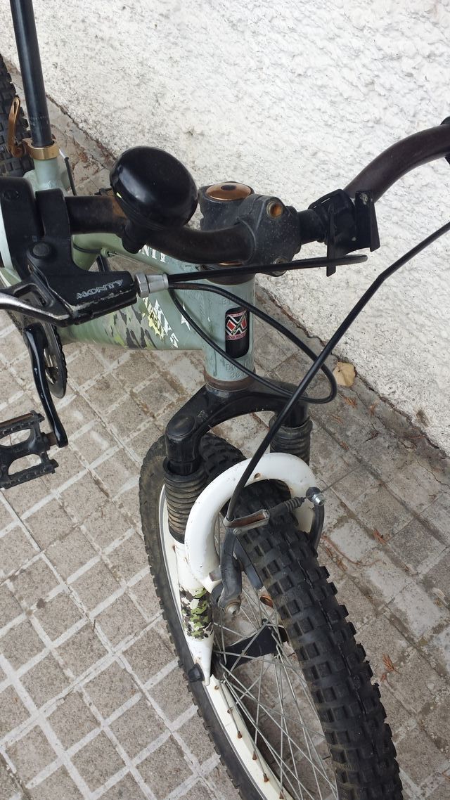 Bicicleta 6 marchas niño Monty Army