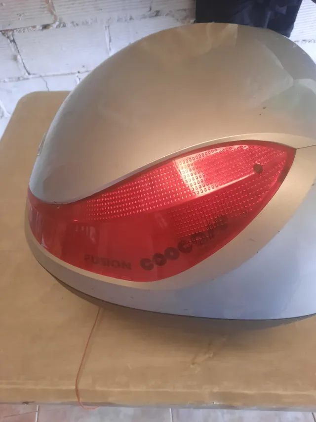 Cofre de moto sin llave