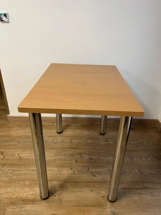 Mesa de escritorio madera y metal