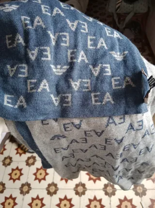 Bufanda Emporio Armani EA Logo Gris y Azul