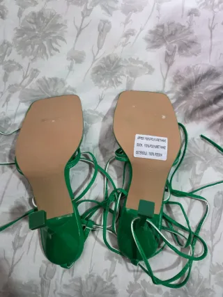 Sandalias tacón NA-KD verdes