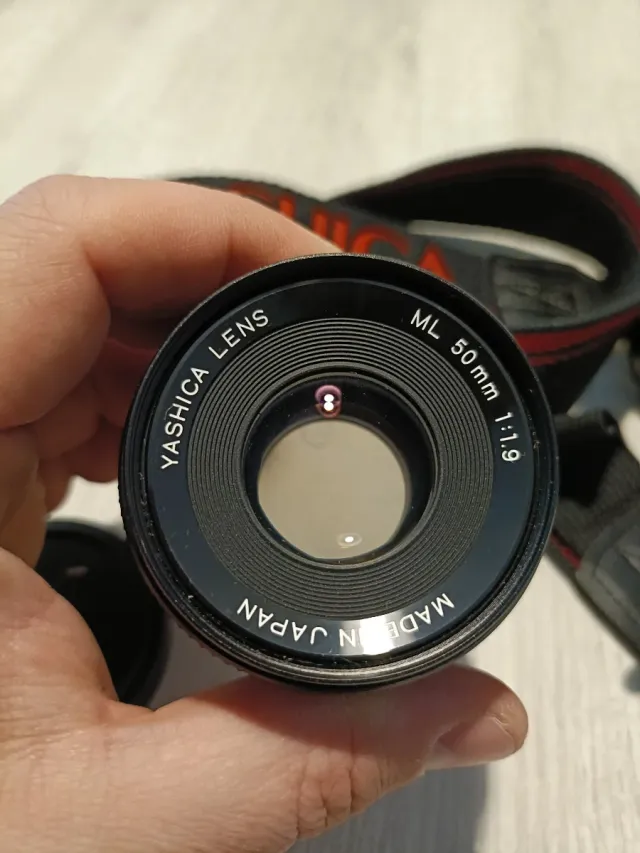 Cámara Yashica FX-3 Super 2000 y objetivos