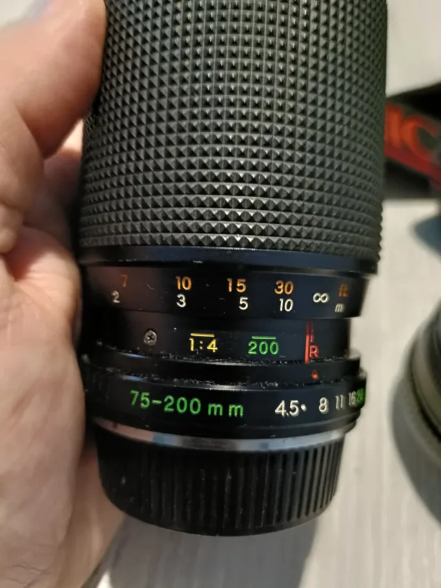 Cámara Yashica FX-3 Super 2000 y objetivos