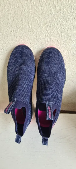 Zapatillas Skechers Stretch Fit Azul y Rosa