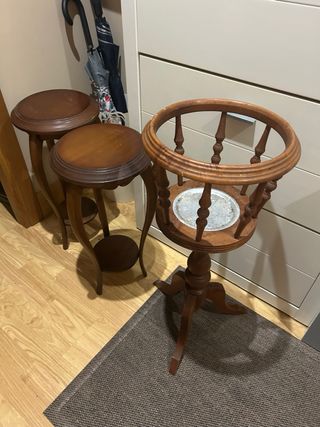 Mesas auxiliares de madera (2 unidades)