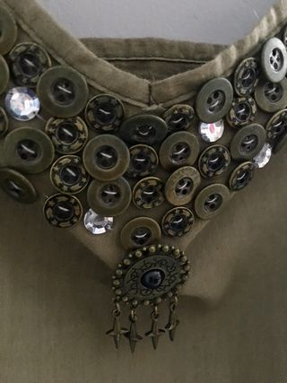 Top tirantes con adornos