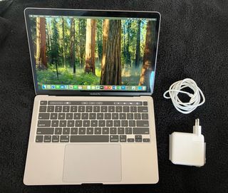 MacBook Pro 2020 i5 16GB RAM 256GB Plata