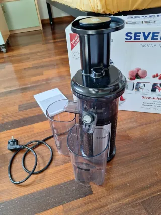 Estrattore di succo SEVERIN Slow Juicer
