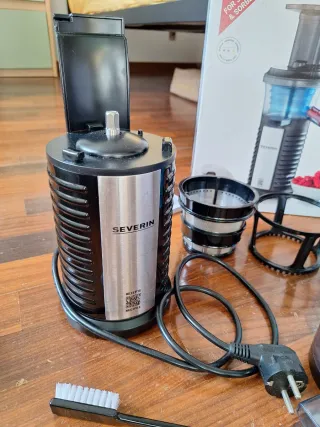 Estrattore di succo SEVERIN Slow Juicer