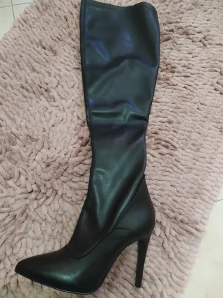 Stivali alti neri tacco alto