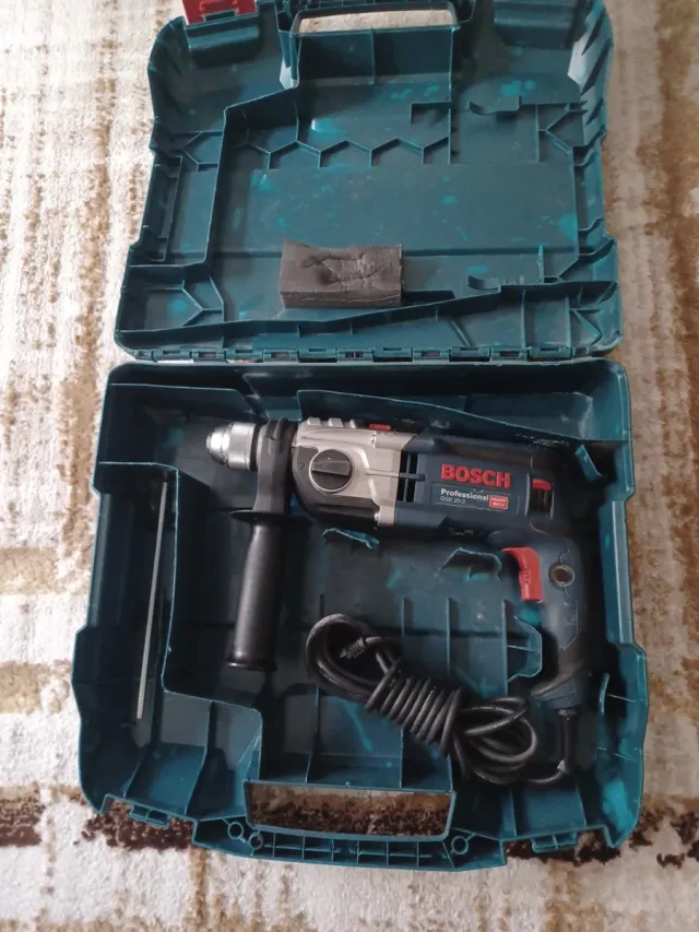 Taladro Bosch con maletín