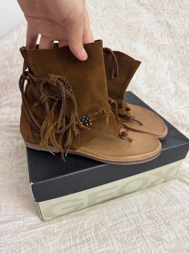 Botines de cuero con flecos