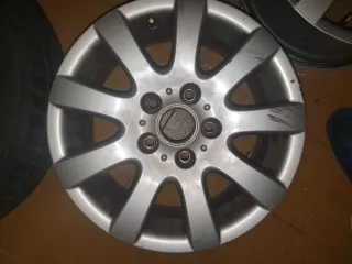 2 Neumáticos con llantas 195/65 R15 y2 llantas sin