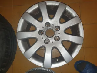 2 Neumáticos con llantas 195/65 R15 y2 llantas sin