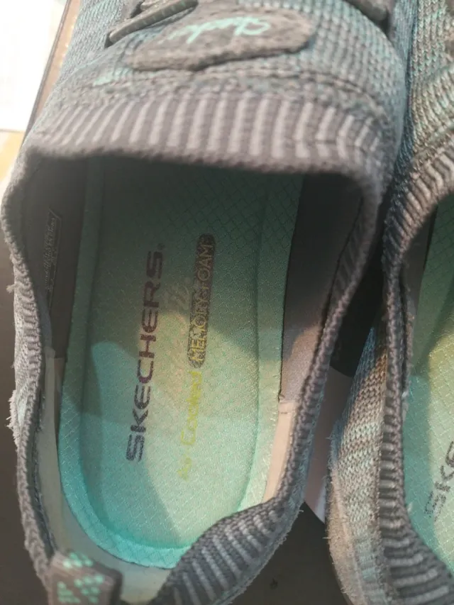 Zapatillas Skechers Gris y Turquesa