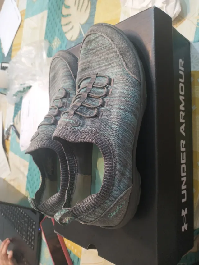 Zapatillas Skechers Gris y Turquesa