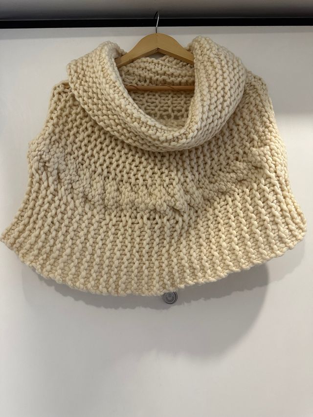 Poncho lana lavorato a mano