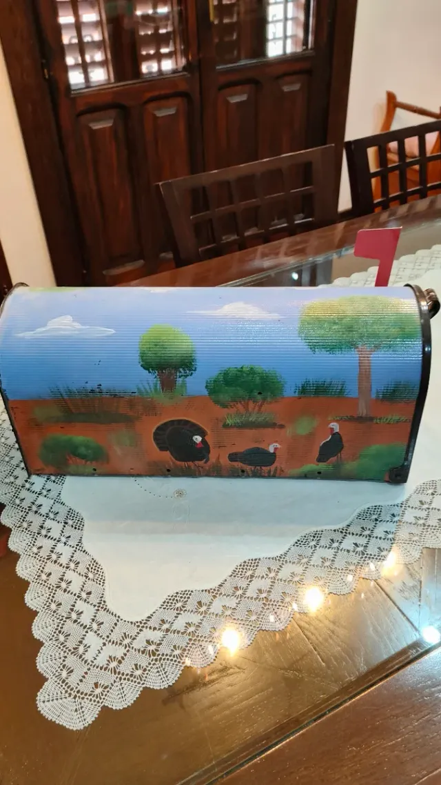 Buzón U.S. MAIL pintado a mano