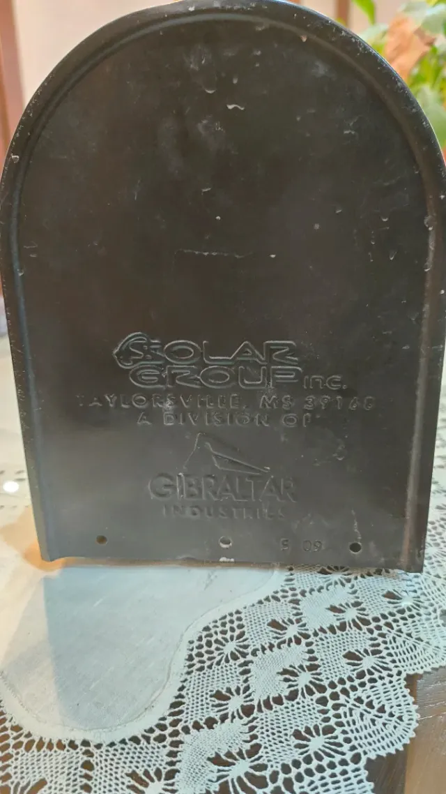 Buzón U.S. MAIL pintado a mano