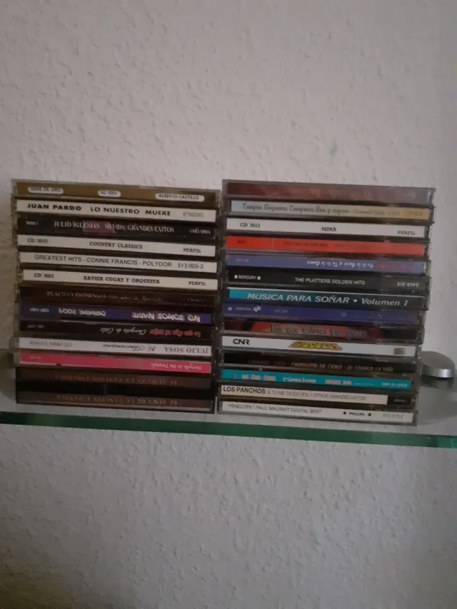 Lote de 27 CDs Música Variada.