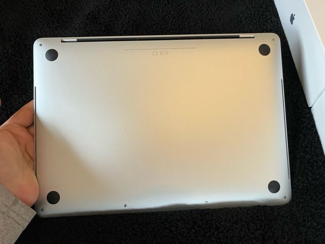 MacBook Pro 2020 i5 16GB RAM 500GB SSD