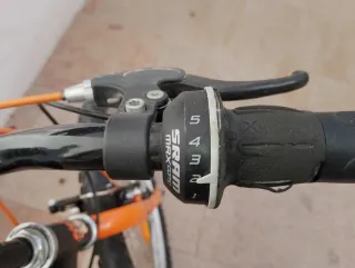 Bicicleta BTWIN mediana con marchas