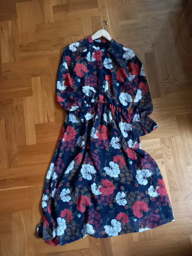 Vestido estampado floral azul