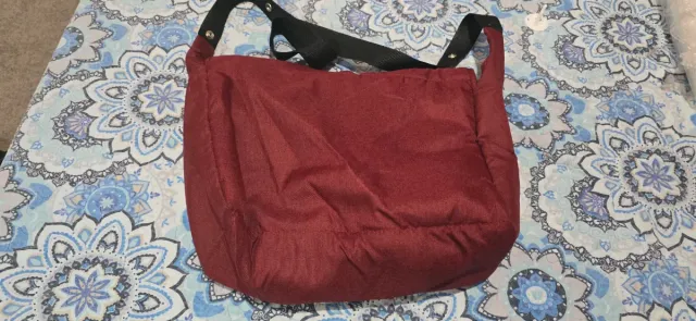 Pañalera color vino