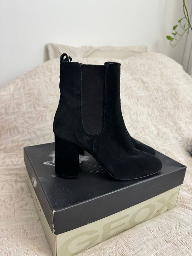 Botines cuero Negros Tacón