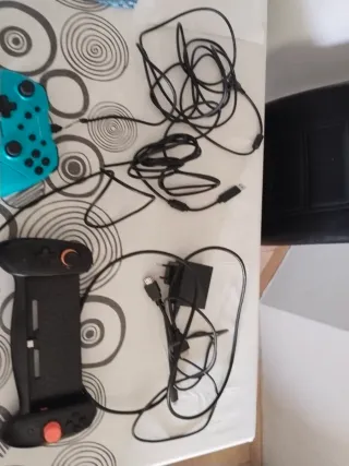 Nintendo Switch con 2 mandos y más cosas