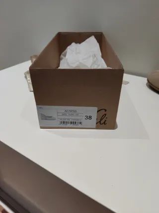 Comunión niña.Bailarinas beige mujer atadas al tob