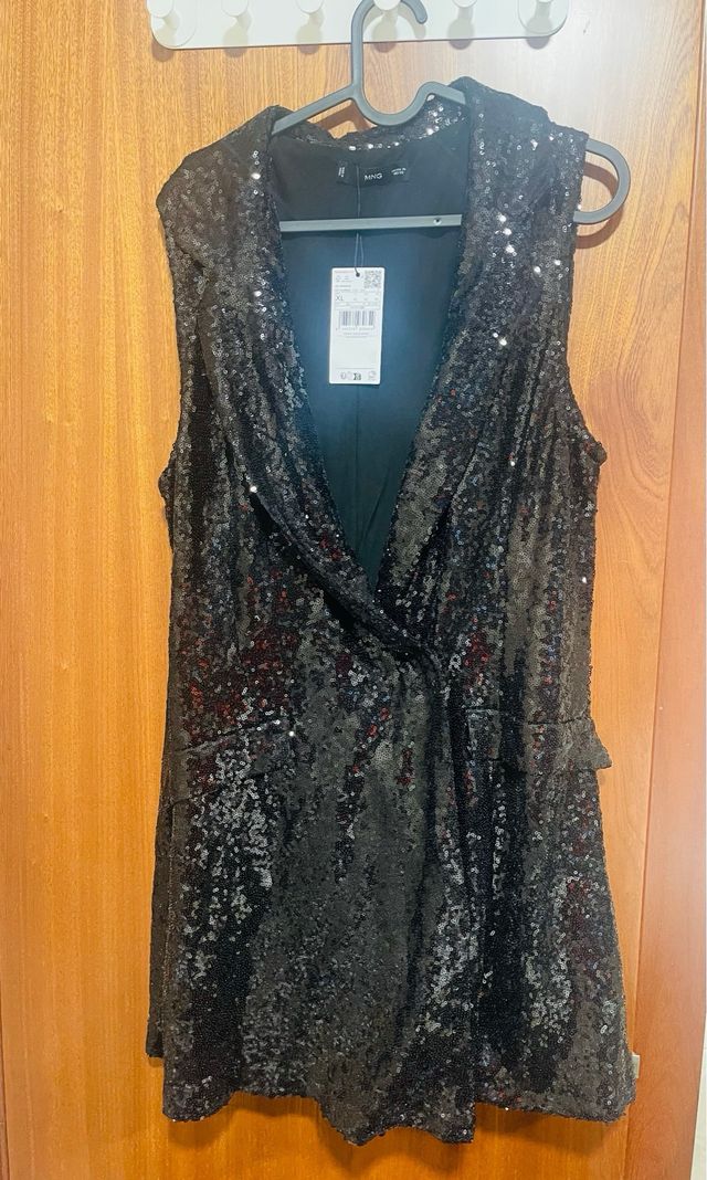 Mono corto lentejuelas negro, nuevo con etiqueta