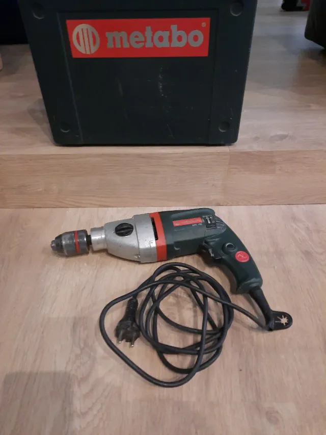 Taladro Metabo con maletín