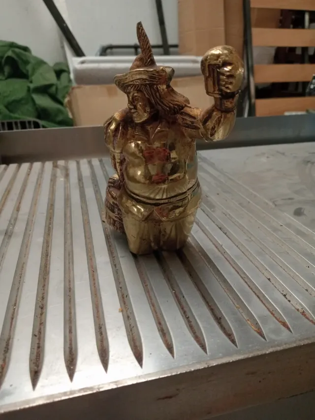 Figura Gambrinus de cobré