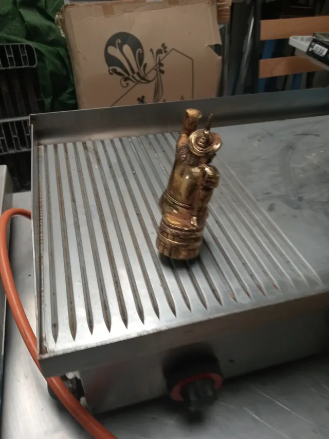 Figura Gambrinus de cobré