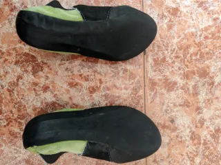 Arnés infantil y pies de gato