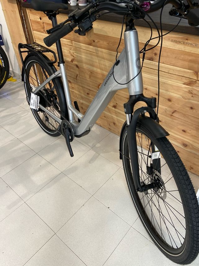 Bicicleta Eléctrica Urbana Cannondale
